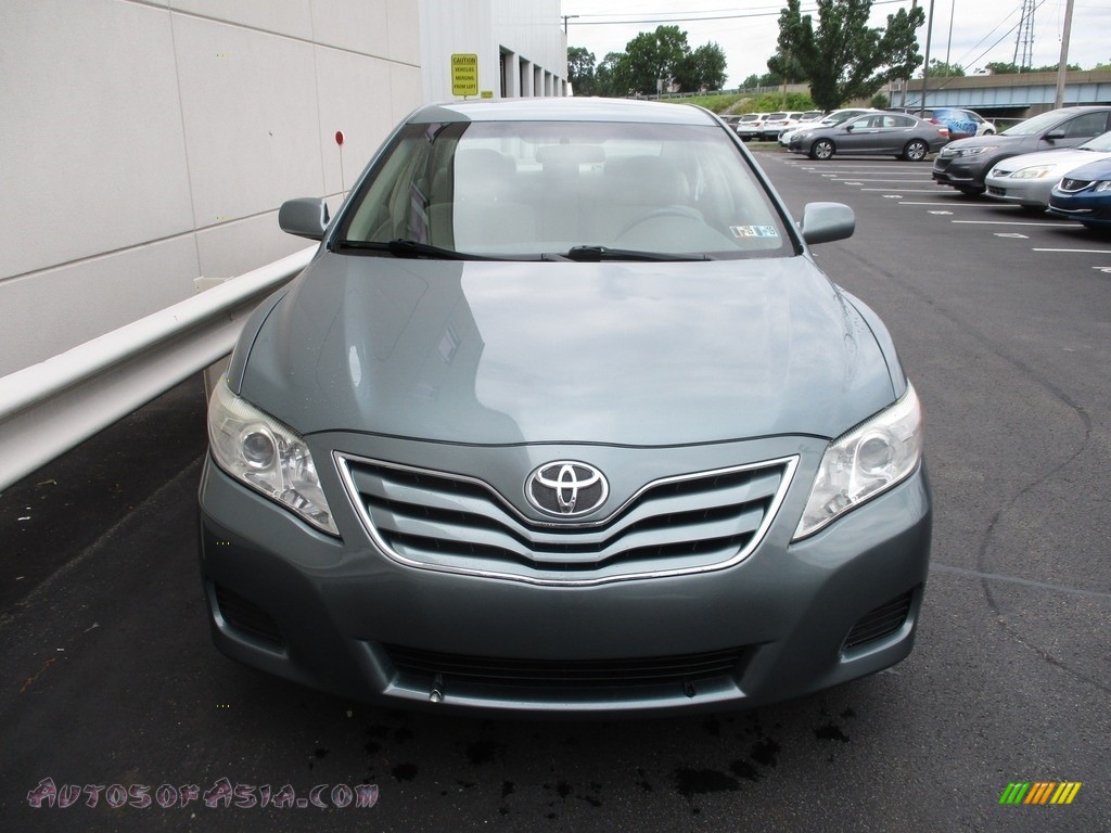 2010 Camry LE - Spruce Mica / Bisque photo #8