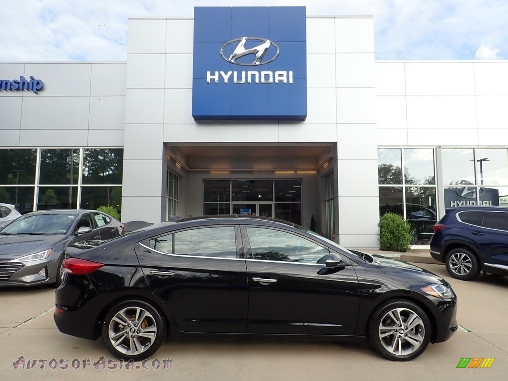 Black / Black Hyundai Elantra Limited