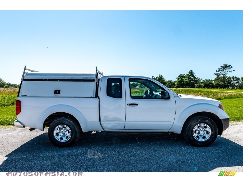 2007 Frontier XE King Cab - Avalanche White / Graphite photo #3