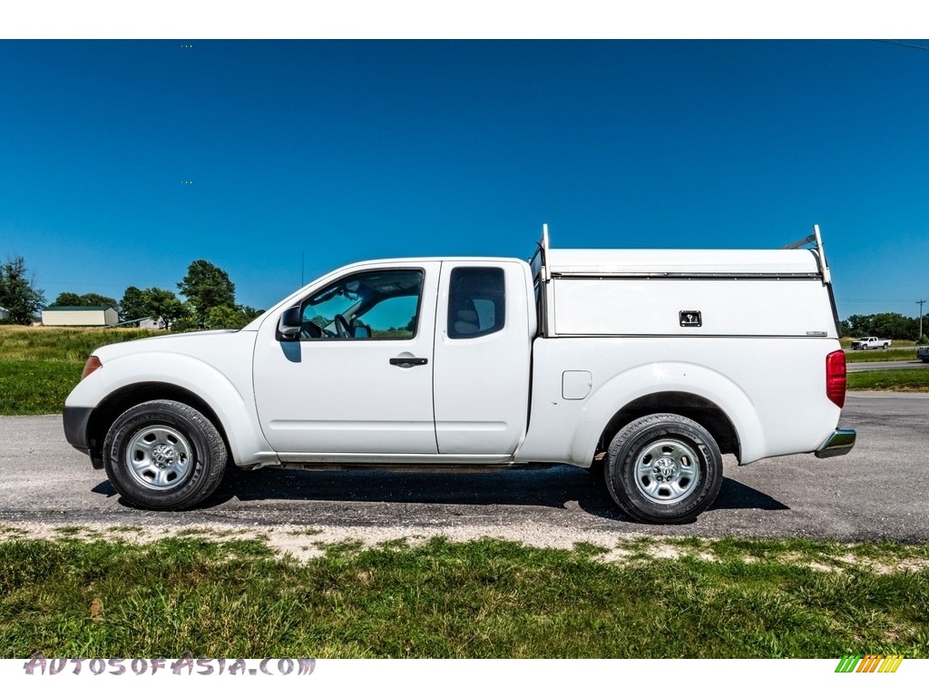 2007 Frontier XE King Cab - Avalanche White / Graphite photo #7