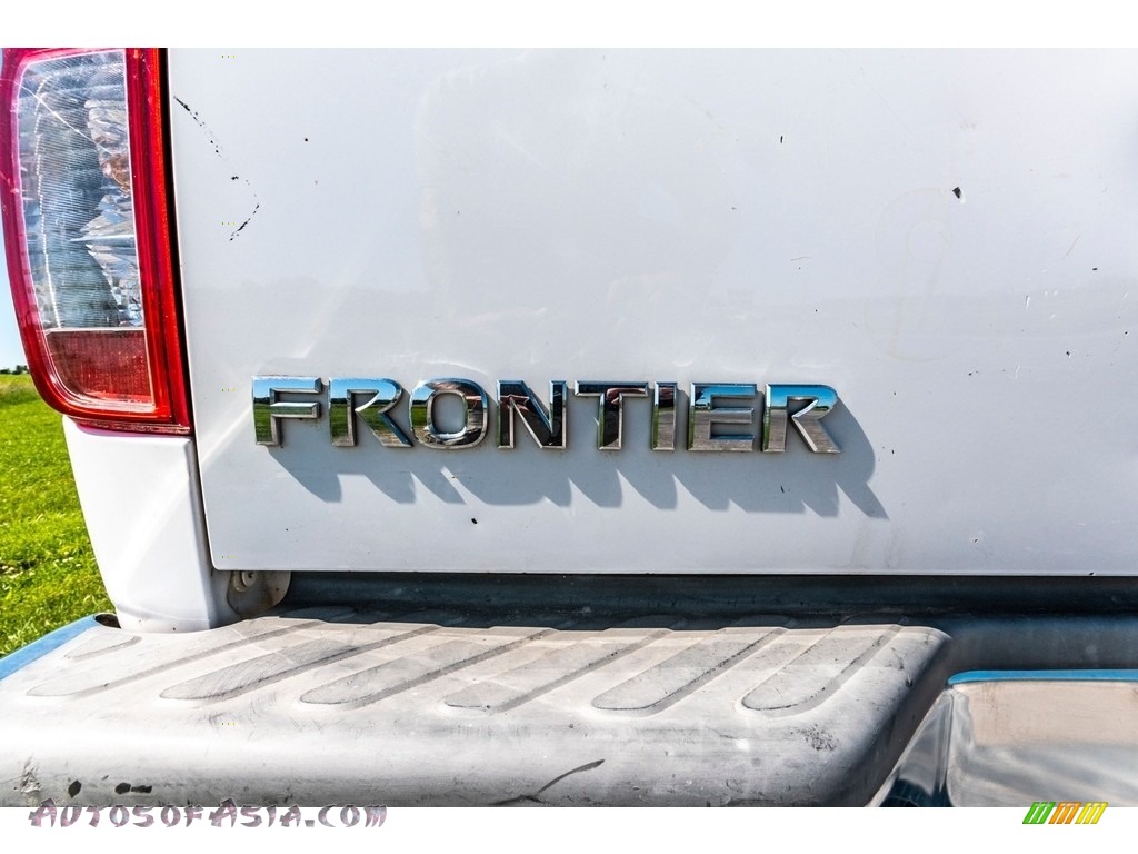 2007 Frontier XE King Cab - Avalanche White / Graphite photo #41