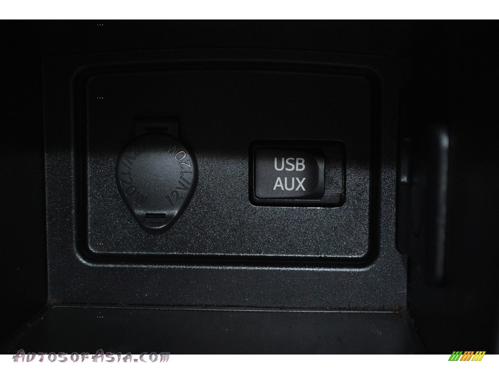 2010 Camry SE V6 - Black / Dark Charcoal photo #17