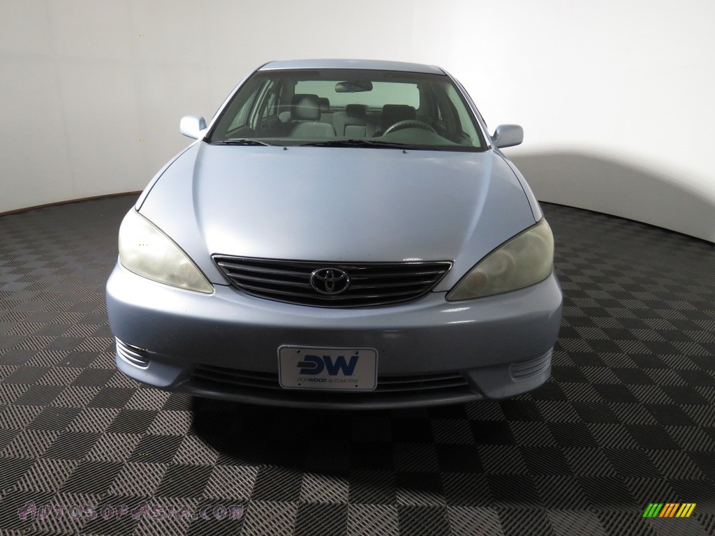 2006 Camry LE - Sky Blue Pearl / Dark Charcoal photo #4