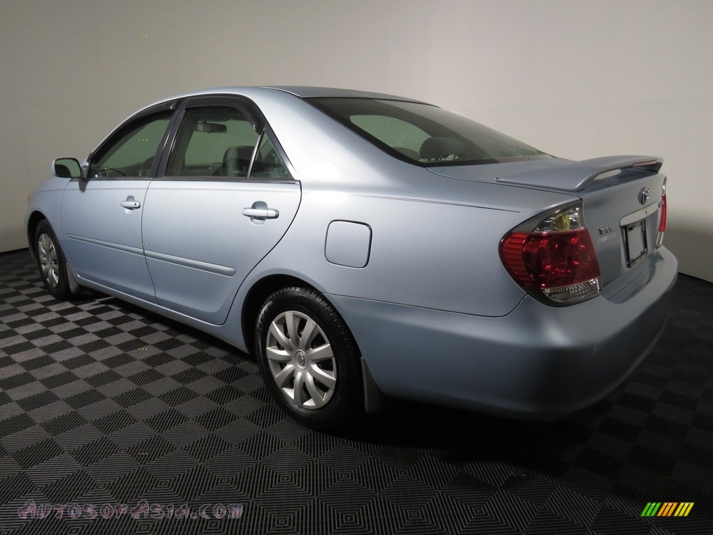 2006 Camry LE - Sky Blue Pearl / Dark Charcoal photo #9