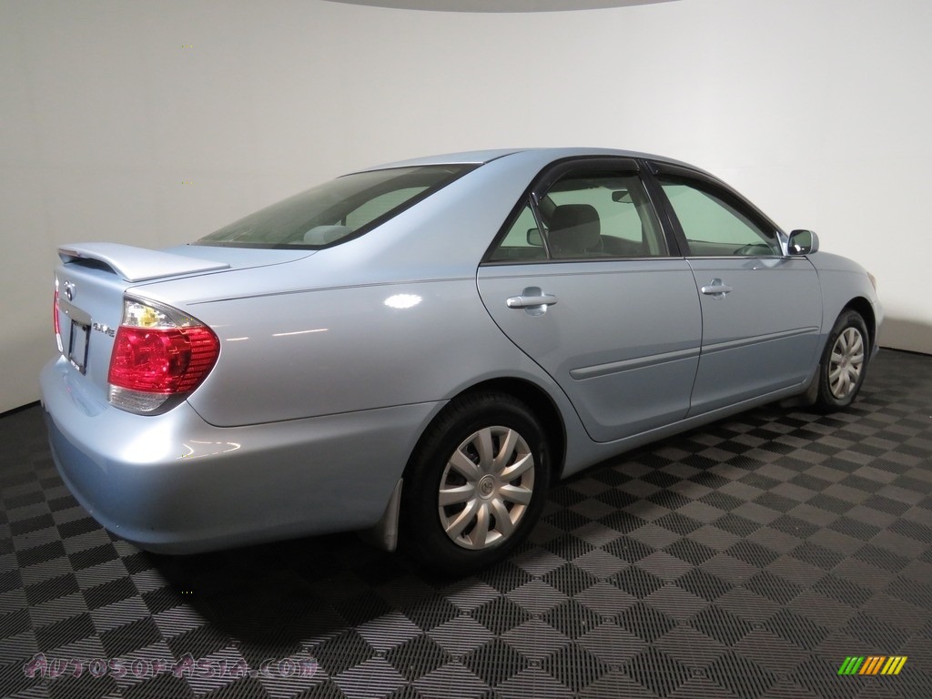 2006 Camry LE - Sky Blue Pearl / Dark Charcoal photo #14