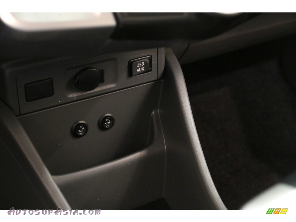 2013 Prius v Three Hybrid - Magnetic Gray Metallic / Dark Gray photo #17