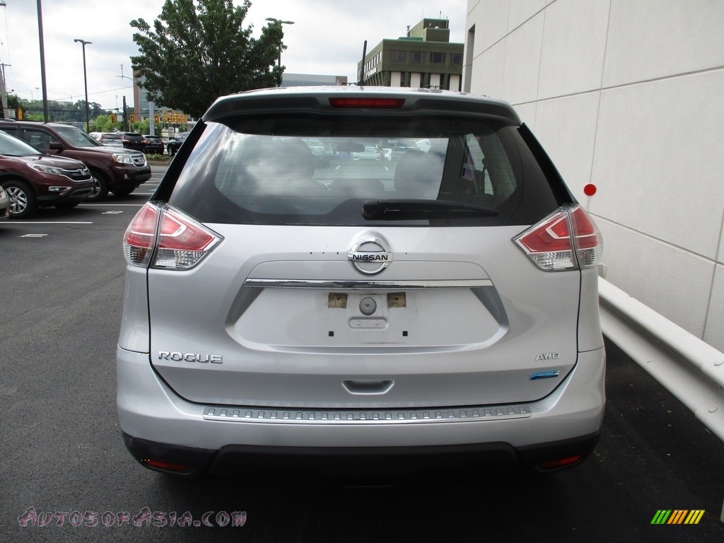 2014 Rogue SV AWD - Brilliant Silver / Charcoal photo #4