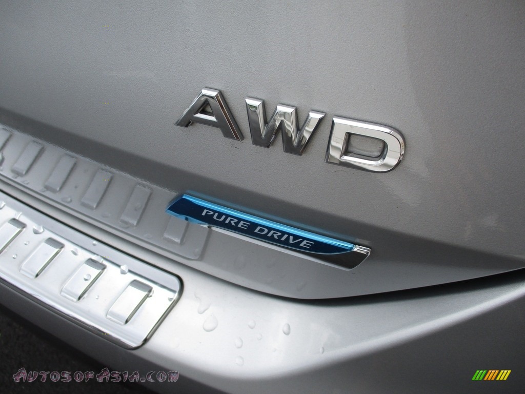 2014 Rogue SV AWD - Brilliant Silver / Charcoal photo #6