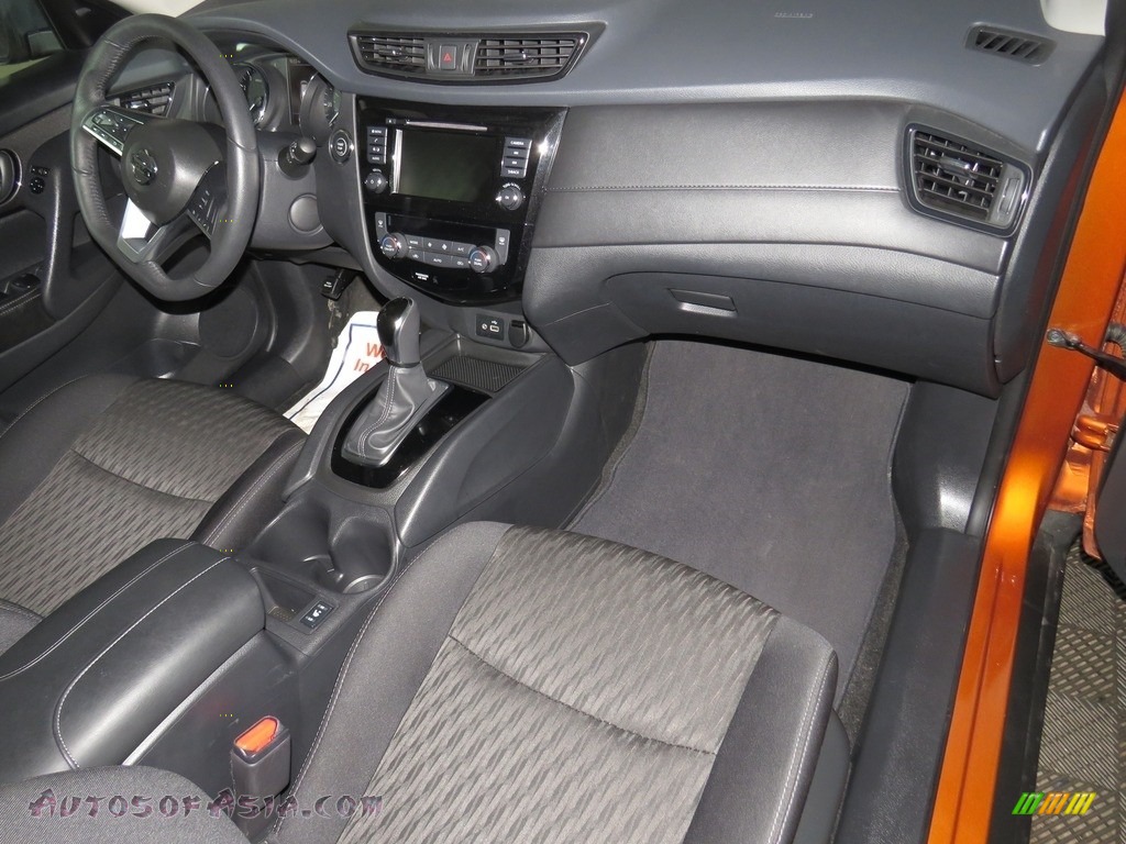 2019 Rogue SV AWD - Monarch Orange Metallic / Charcoal photo #27