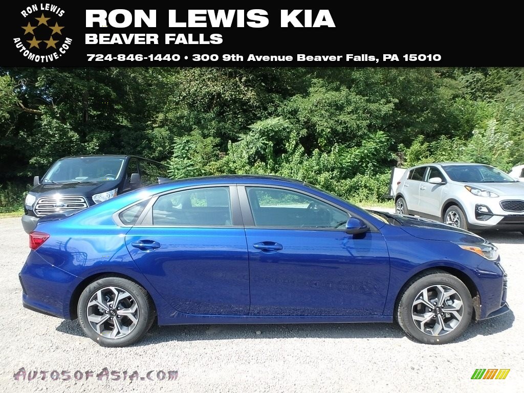 Sea Blue / Black Kia Forte LXS