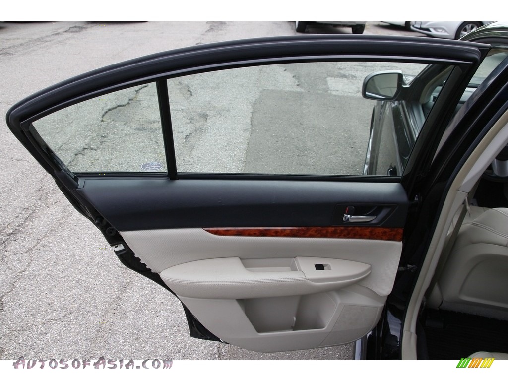 2010 Legacy 2.5i Limited Sedan - Crystal Black Silica / Warm Ivory photo #11