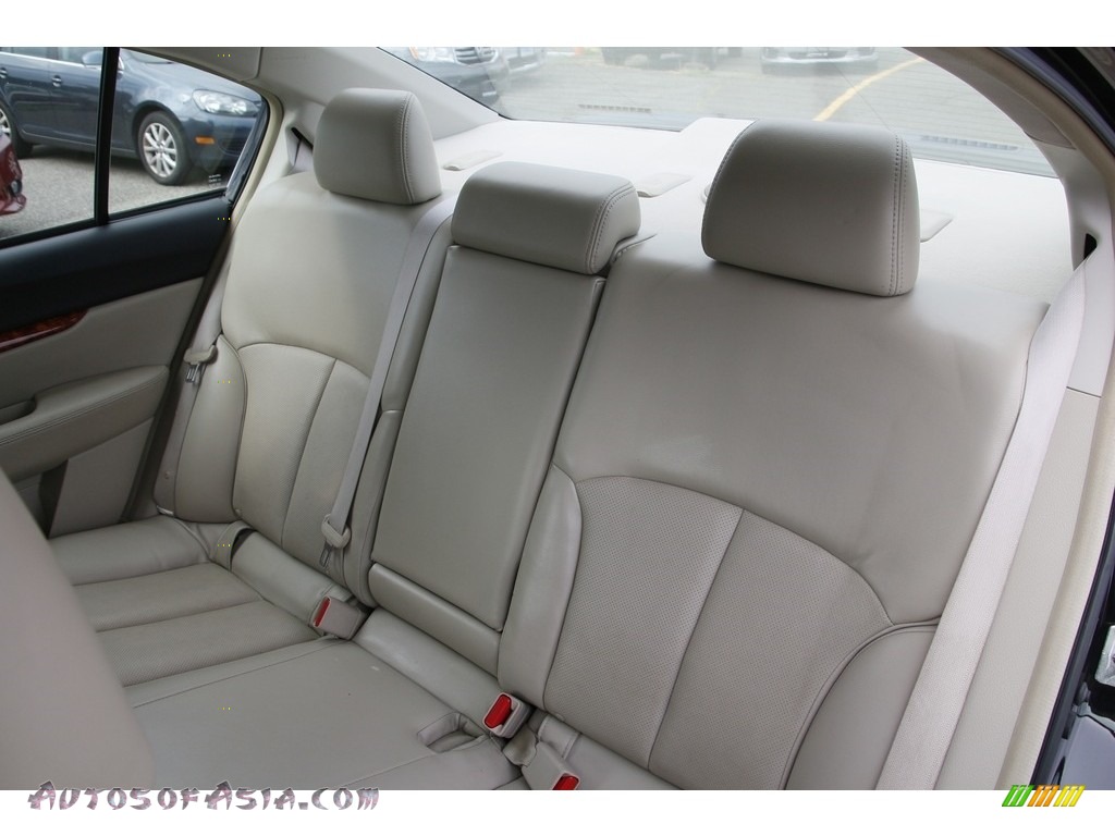 2010 Legacy 2.5i Limited Sedan - Crystal Black Silica / Warm Ivory photo #12