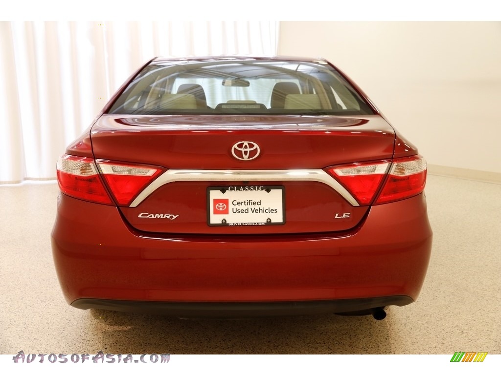2015 Camry LE - Ruby Flare Pearl / Almond photo #17