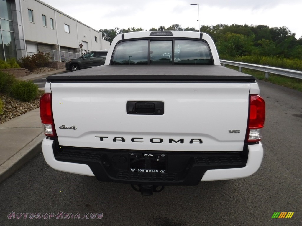2017 Tacoma SR Double Cab 4x4 - Super White / Cement Gray photo #7