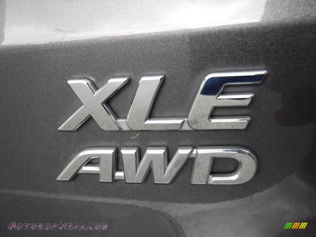 2014 Sienna XLE AWD - Predawn Gray Mica / Light Gray photo #9