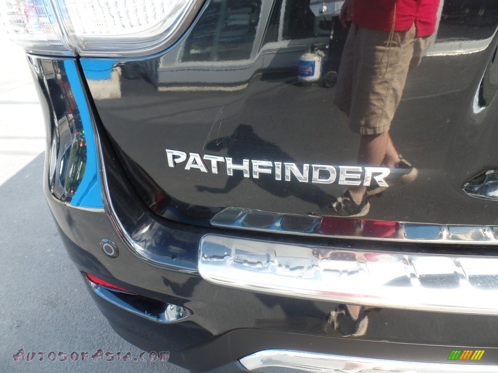 2016 Pathfinder SV 4x4 - Magnetic Black / Charcoal photo #12
