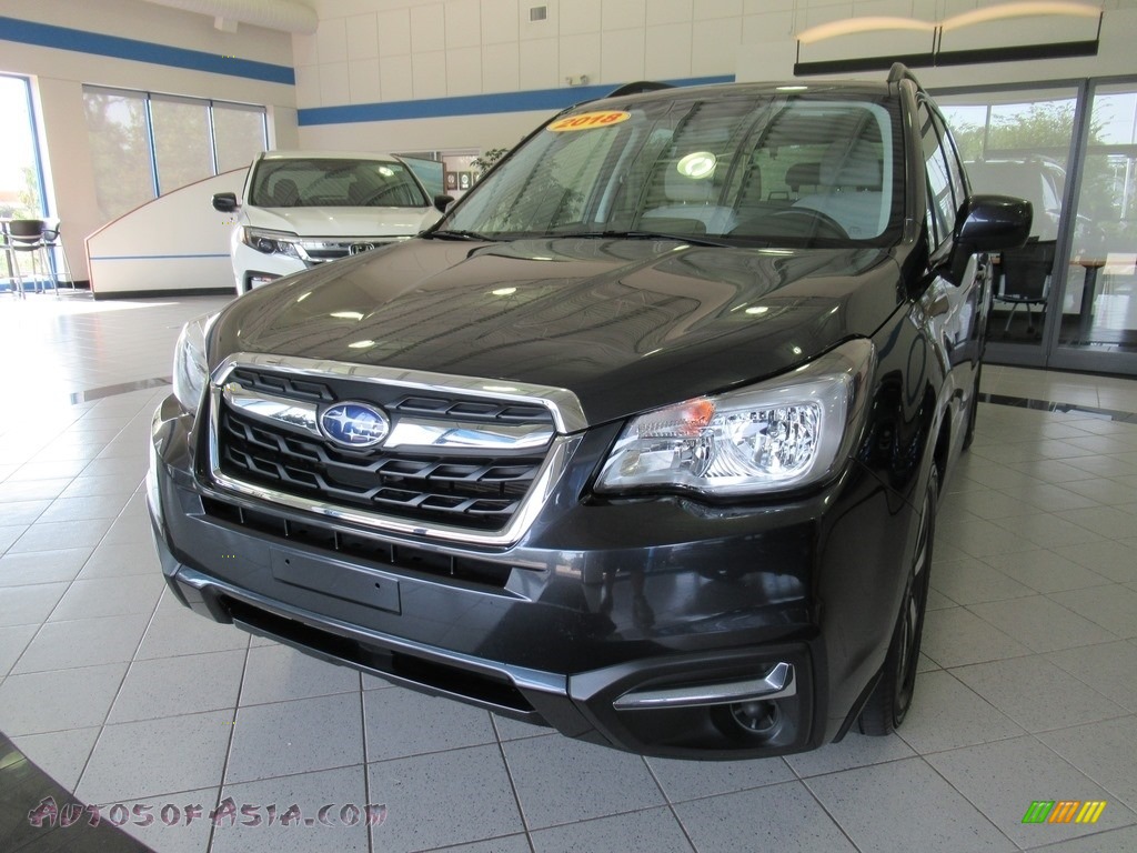 Dark Gray Metallic / Platinum Subaru Forester 2.5i Premium