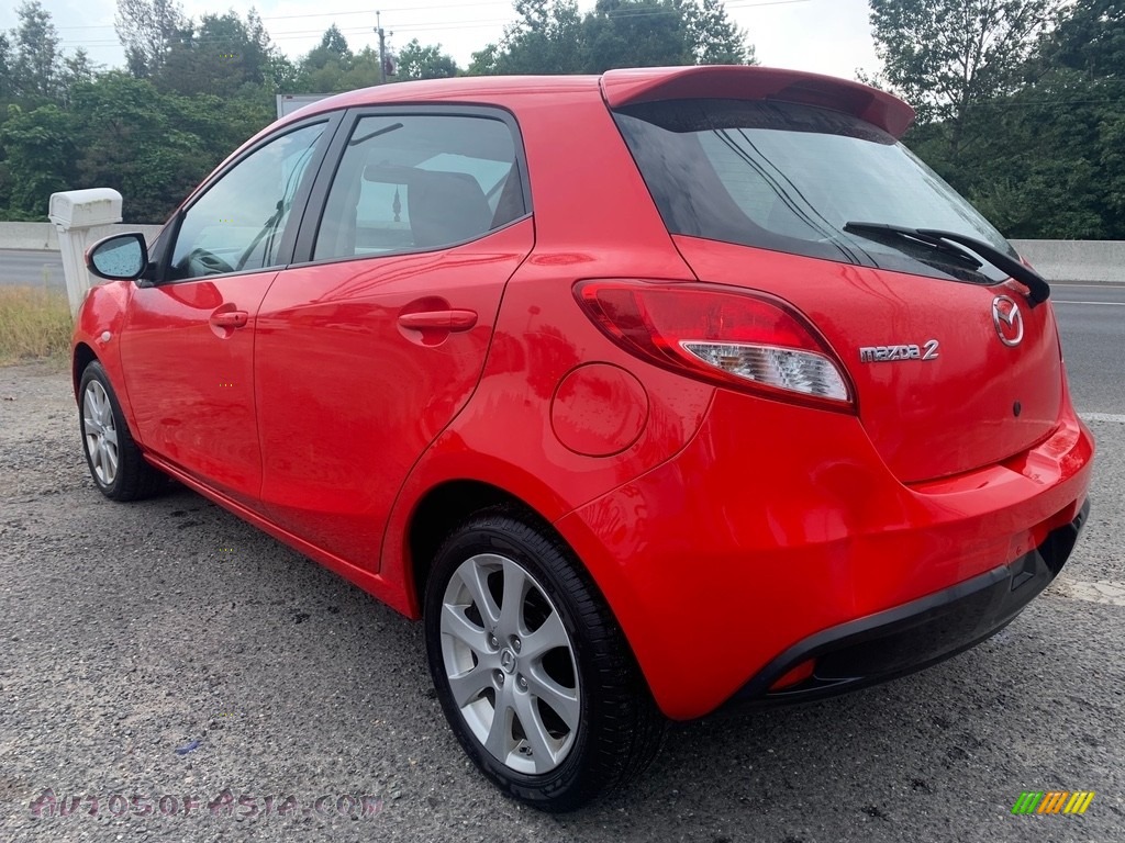 2012 MAZDA2 Touring - True Red / Black w/Red Piping photo #4
