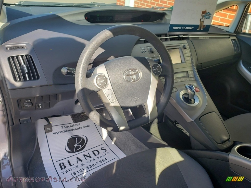 2015 Prius Two Hybrid - Winter Gray Metallic / Dark Gray photo #8