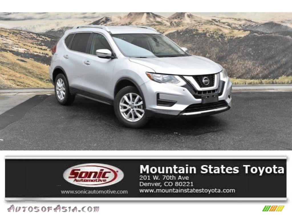 Brilliant Silver / Charcoal Nissan Rogue SV AWD