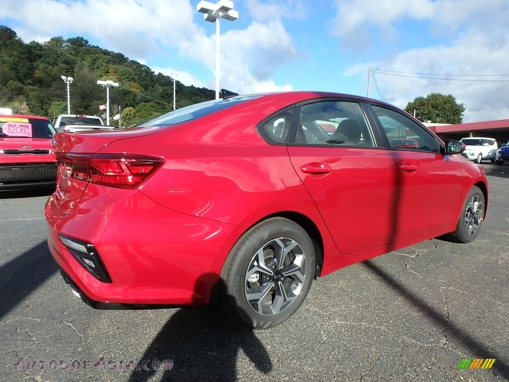 2020 Forte LXS - Currant Red / Black photo #2