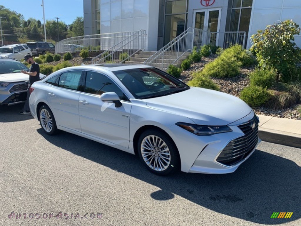 Wind Chill Pearl / Cognac Toyota Avalon Hybrid Limited