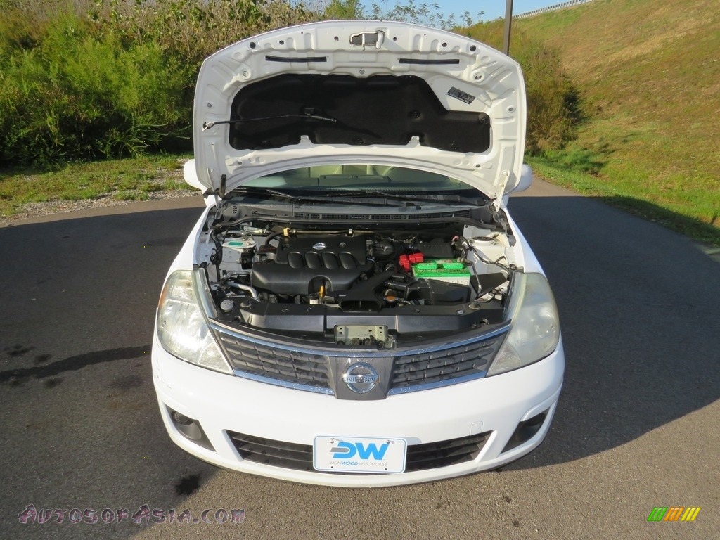 2008 Versa 1.8 SL Hatchback - Super Black / Charcoal photo #4
