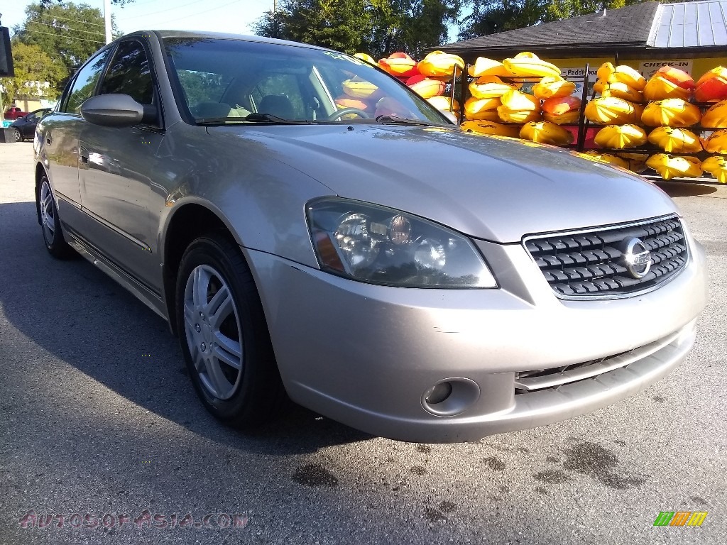 Coral Sand Metallic / Blond Nissan Altima 2.5 S