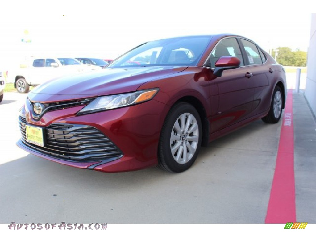 2020 Camry LE - Ruby Flare Pearl / Black photo #4