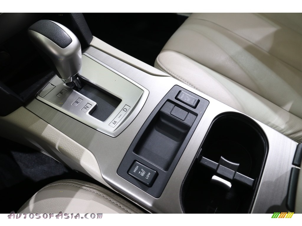 2010 Legacy 2.5i Premium Sedan - Crystal Black Silica / Warm Ivory photo #16