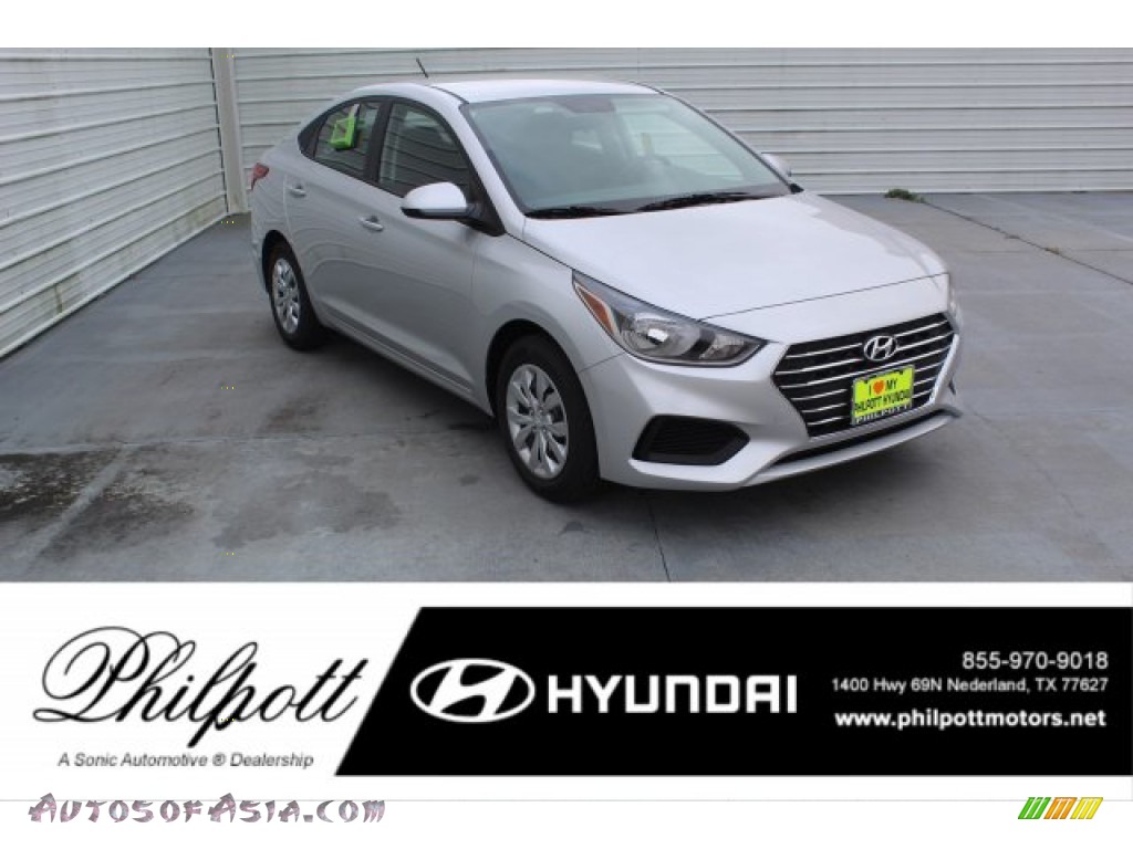 2020 Accent SE - Olympus Silver / Black photo #1
