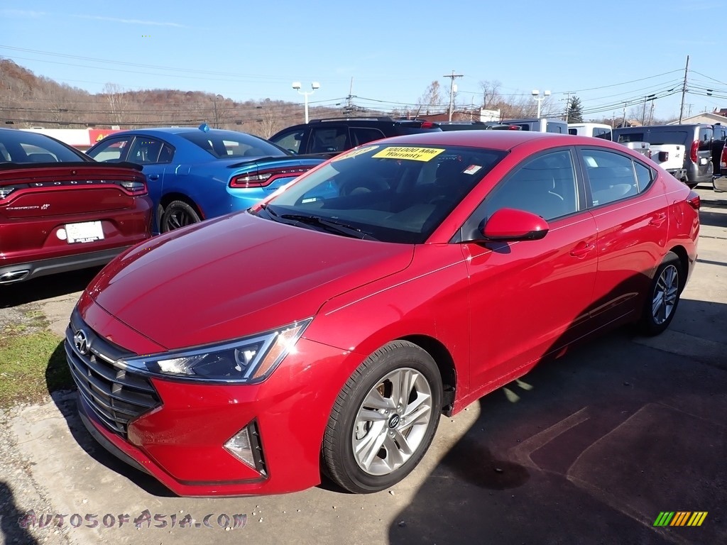 Scarlet Red / Gray Hyundai Elantra SEL