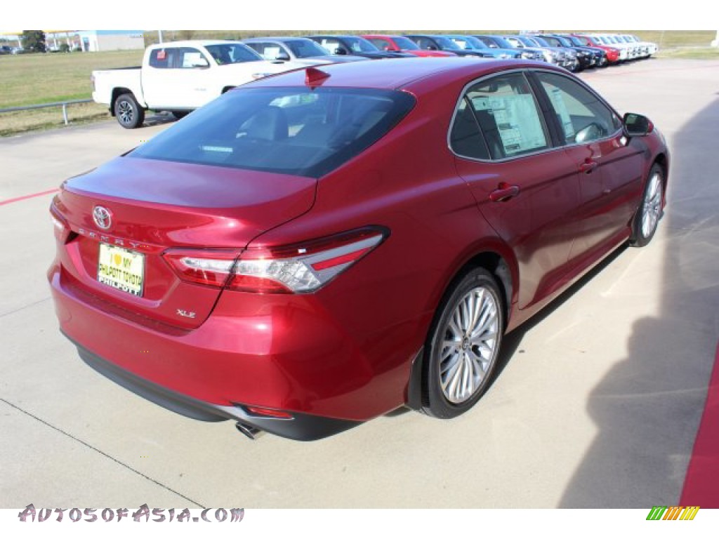 2020 Camry XLE - Ruby Flare Pearl / Black photo #8