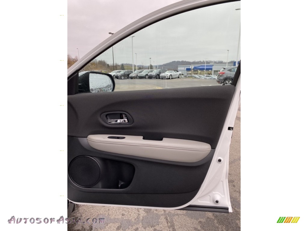 2019 HR-V LX AWD - Platinum White Pearl / Gray photo #25