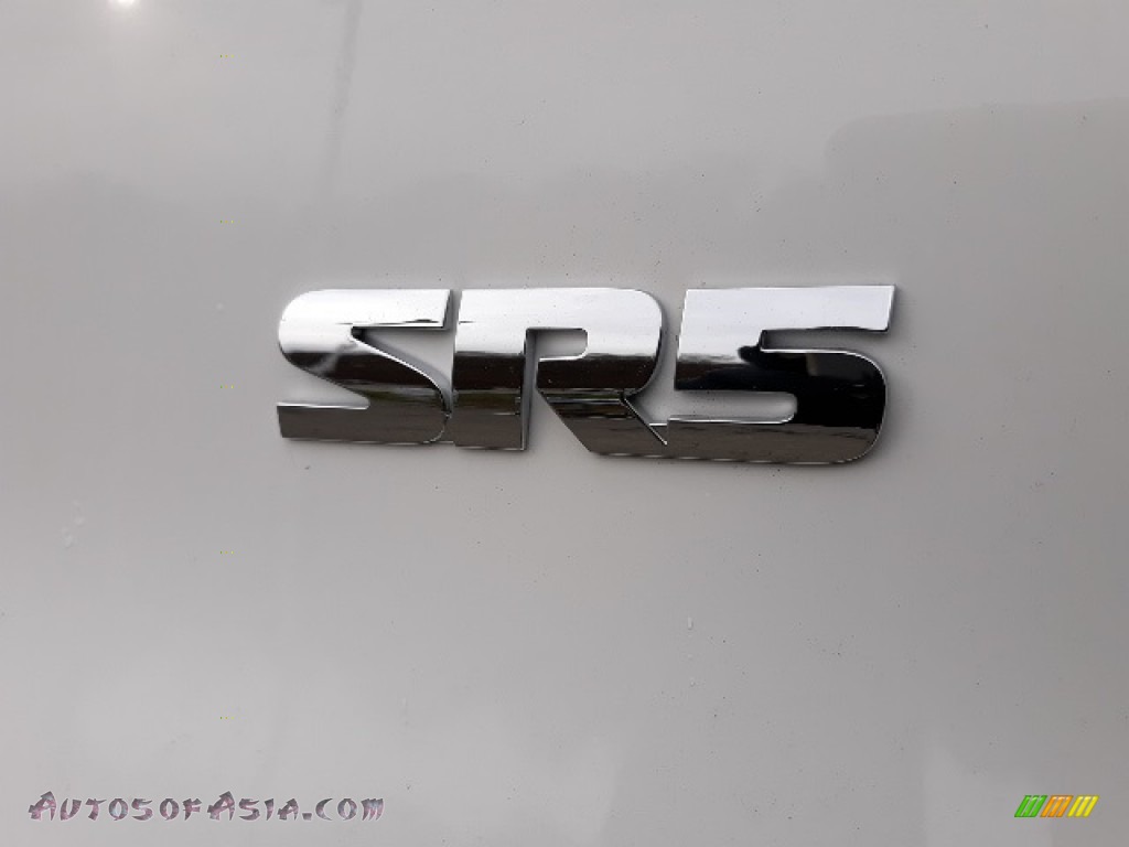 2020 4Runner SR5 Premium 4x4 - Super White / Graphite photo #9