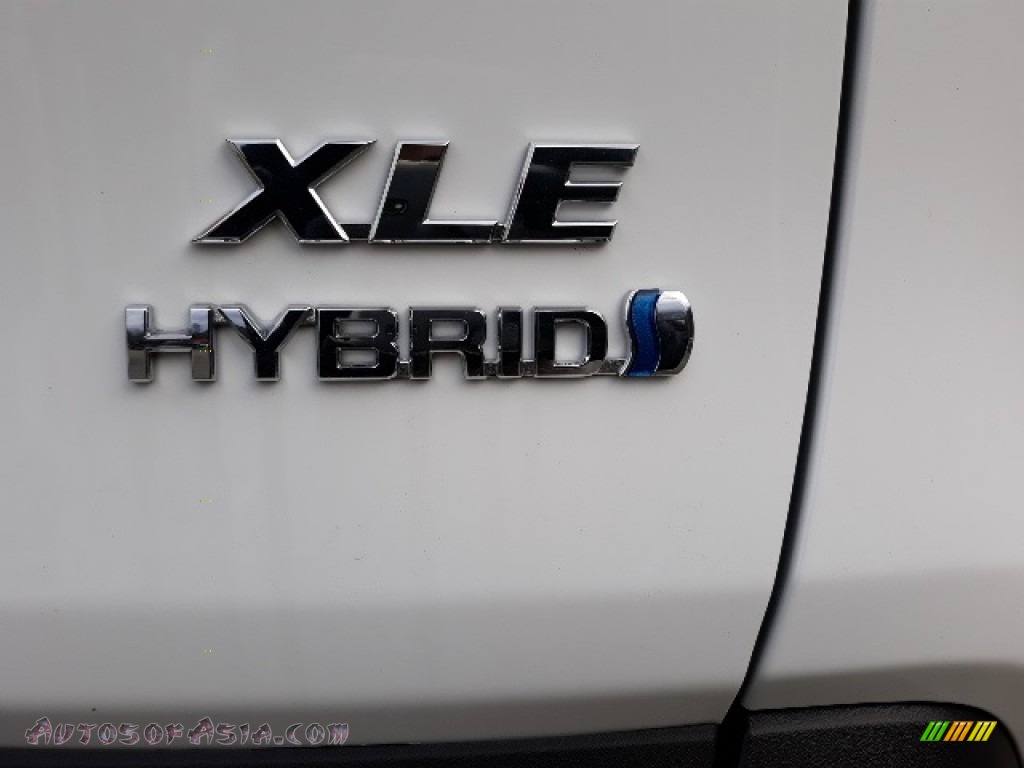 2020 RAV4 XLE AWD Hybrid - Super White / Black photo #9
