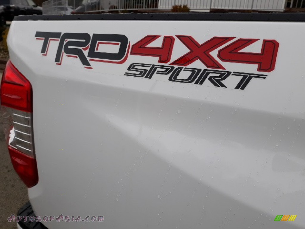 2020 Tundra TRD Sport CrewMax 4x4 - Super White / Graphite photo #19
