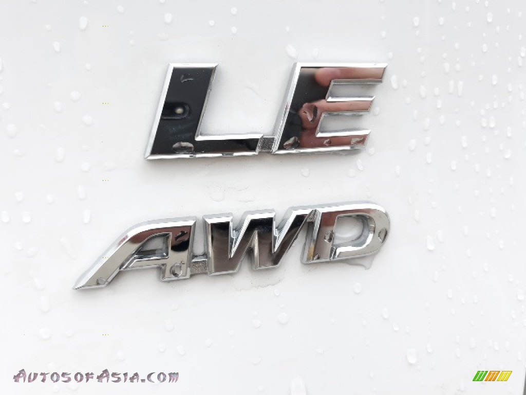 2020 RAV4 LE AWD - Super White / Black photo #26