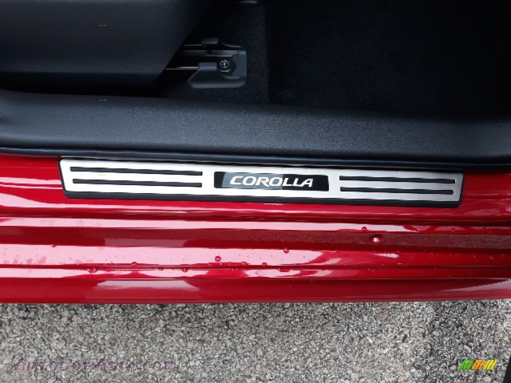 2020 Corolla LE Hybrid - Barcelona Red Metallic / Light Gray photo #41