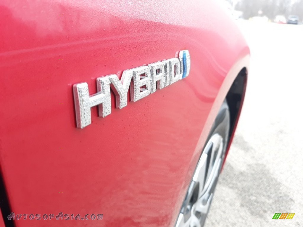 2020 Corolla LE Hybrid - Barcelona Red Metallic / Light Gray photo #48