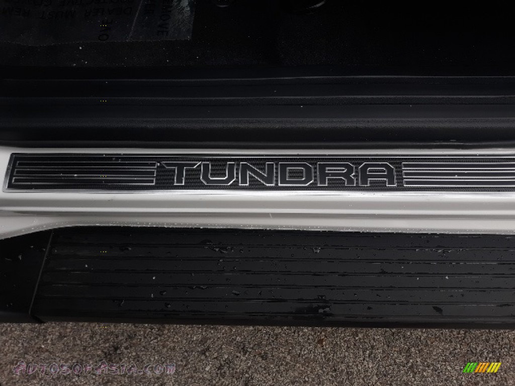 2020 Tundra Platinum CrewMax 4x4 - Super White / Black photo #25