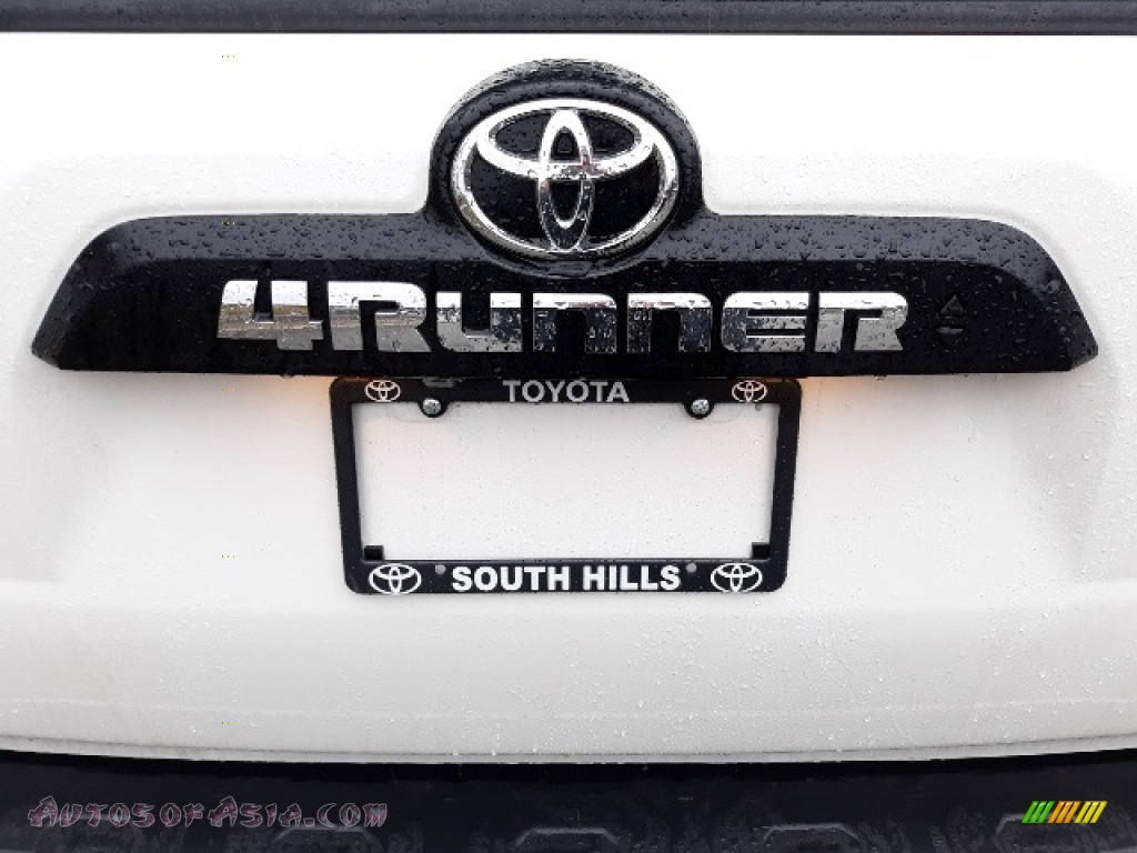 2020 4Runner TRD Off-Road Premium 4x4 - Super White / Black photo #54