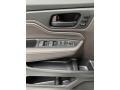 Honda Odyssey Touring Platinum White Pearl photo #11
