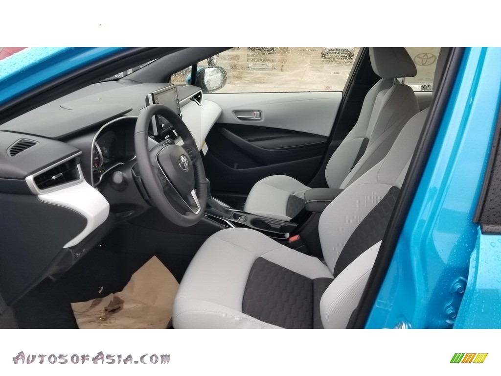 2020 Corolla Hatchback SE - Blue Flame / Moonstone photo #2