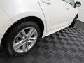 Toyota Corolla Hatchback SE Blizzard White Pearl photo #16