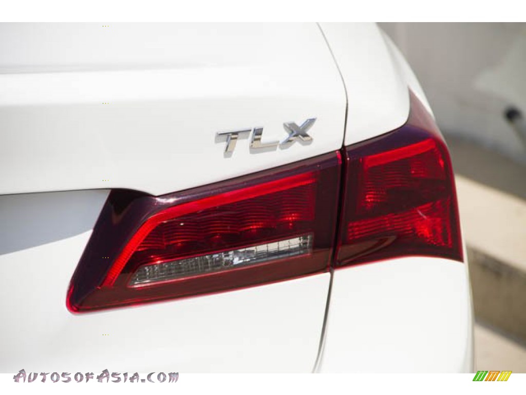 2017 TLX Sedan - Bellanova White Pearl / Ebony photo #11