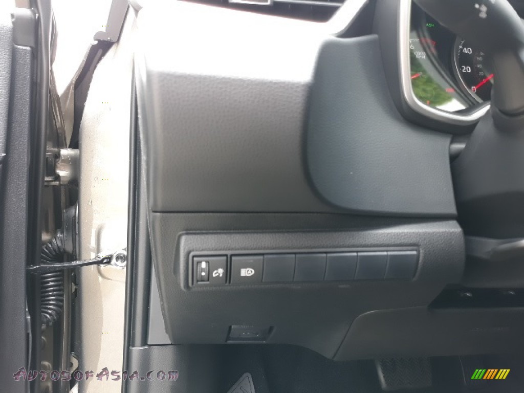 2020 Corolla Hatchback SE - Oxide Bronze / Black photo #9