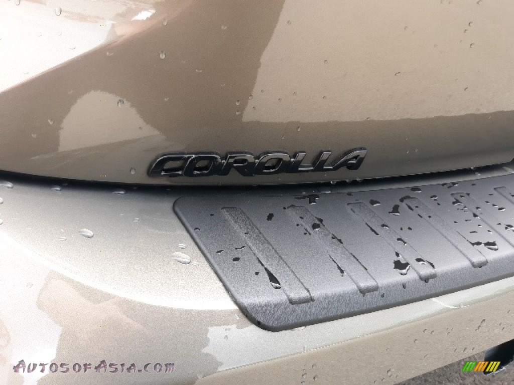 2020 Corolla Hatchback SE - Oxide Bronze / Black photo #33
