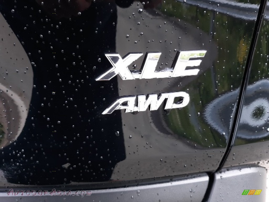 2020 RAV4 XLE AWD - Midnight Black Metallic / Light Gray photo #28