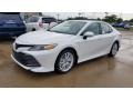 Toyota Camry Hybrid XLE Wind Chill Pearl photo #1